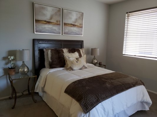 3-Bedroom-Set-Full-Size-Bed-Wall-Decor