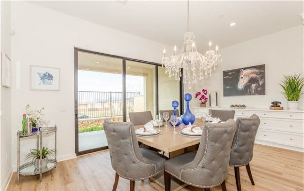4-Porter-Ranch-Dining-Room-Elegant-Decor-Staging-e1620878303604